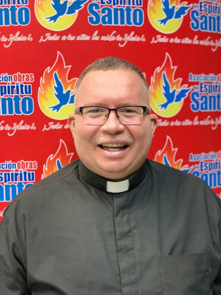 Padre Sergio Valverde AOES